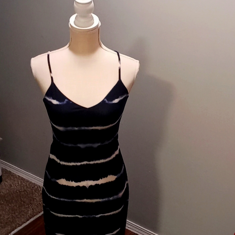 Dress - Picture 1 of 2
